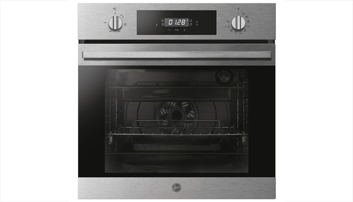 This Hoover H-OVEN 300 model offers WiFi connectivity so that the user can control the appliance away from the kitchen, as well as have access to more than 200 recipes