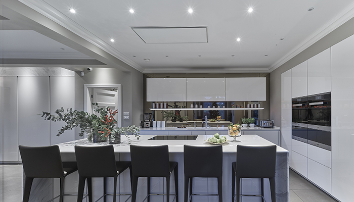 This kitchen design by Grid Thirteen shows Westin’s Stratus Air, which come in 880mm or 1180mm widths and has a maximum extraction rate of 880m³/h