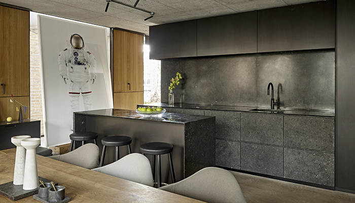 Sculptural elements blend with the aesthetic of this Minotticucine design – photo by Nick Smith