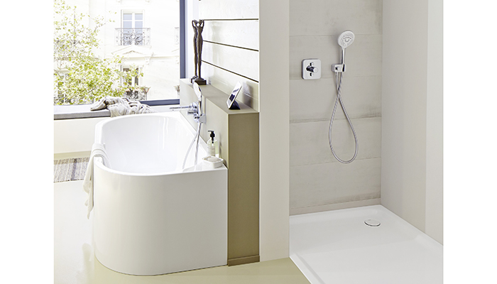 The Meisterstück Centro Duo 2 bath by Kaldewei offers both elegance and simplicity for those seeking a back-to-wall bath. It holds around 300 litres of water, is made from high-quality enamel, and also benefits from Kaldewei’s exclusive easy-clean finish
