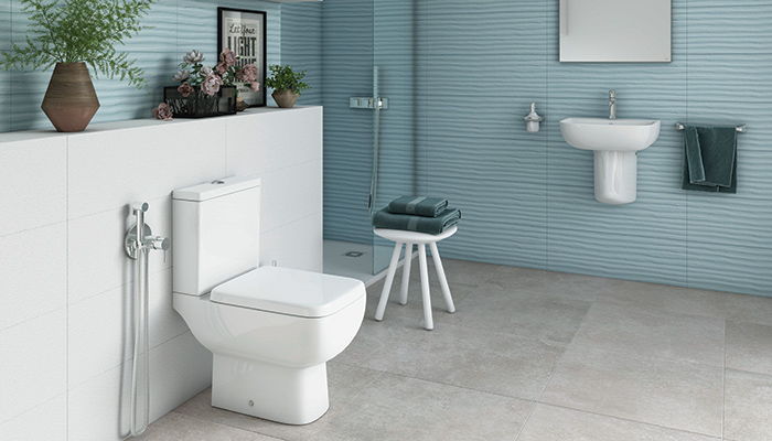 The RAK-Series 600 back-to-wall WC has a hygienic, anti-bacterial coating and features the company’s latest rimless technology for ease of cleaning. It comes with a soft-close seat as standard 
