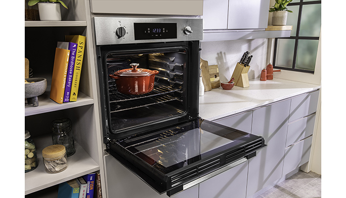 The latest Hoover Collection 3 has Wi-Fi connectivity using the hOn app providing 200 recipes that can be accessed manually or with voice control, plus the HydroEasy Clean system uses steam to clean the oven