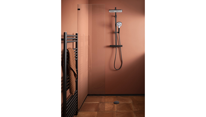 An all-in-one shower solution from JTP, their Hix Matt Black square all-in-one shower column has two Outlets, adjustable riser and multifunction shower handle. It features a dual-outlet valve, a rainfall shower head and an adjustable riser rail