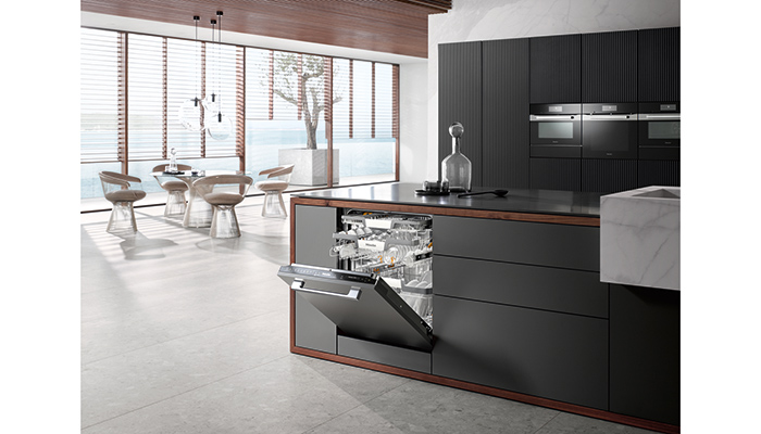 Miele’s G 7460 SCVi fully integrated dishwasher boasts a range of features to satisfy even the most climate-conscious client. A rated for energy efficiency, it has 12 programmes, and also benefits from Miele’s AutoDos with PowerDisk for automatic detergent dispensing, helping to reduce waste and save time and money. In addition, all Miele dishwashers can be connected to hot water at up to 60˚C, helping to save up to 50% electricity
