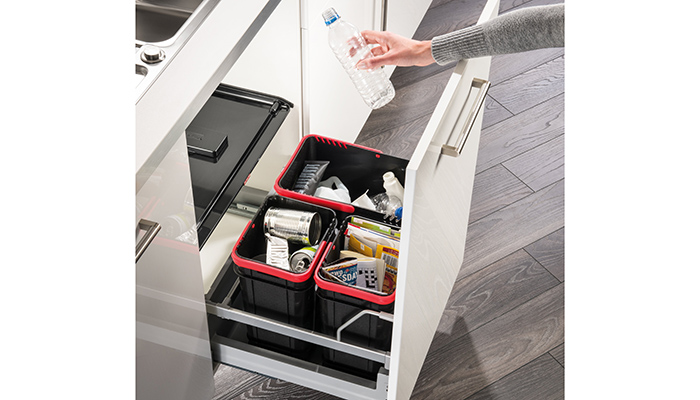 Franke’s Sorter 300-60 Triosorter waste systems fit neatly into 450mm and 600mm kitchen base units and are available in a variety of capacities and configurations