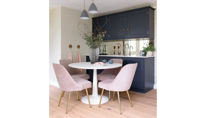 Humphrey Munson designs new kitchen for RBWA women's refuge