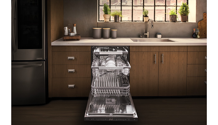 LG unveils new smart dishwashing technology with steam