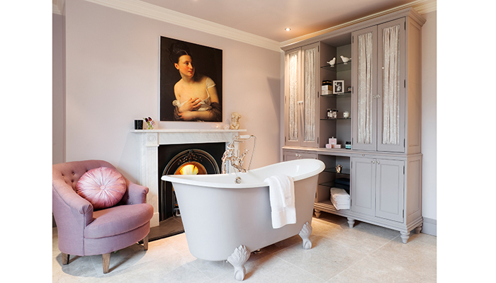 10 beautiful boudoir bathrooms that act as luxurious private retreats