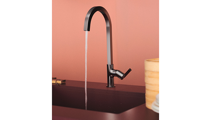 Ideal Standard unveils new Gusto kitchen tap collection