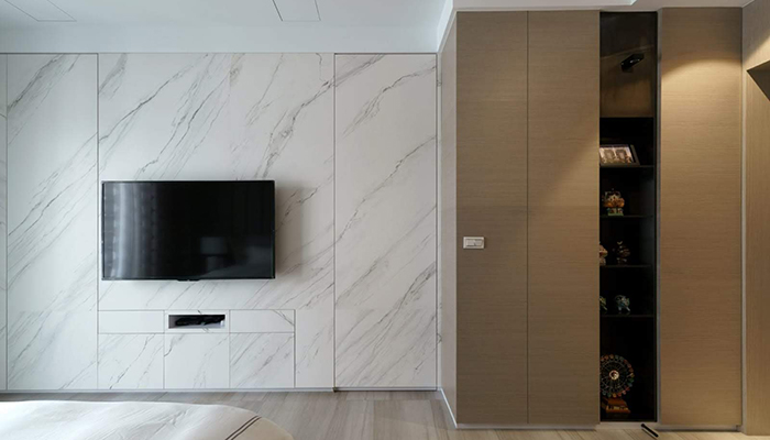 The Rise of Feature Walls: Enhancing Spaces with Style & Functionality