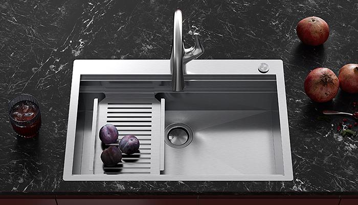 Clearwater’s Urban Smart sink boosts kitchen efficiency with custom-fit accessories like a sliding wooden chopping board and stainless-steel trays. These rest on double-level ledges for hands-free prep. Made from durable 1.2mm stainless steel with SilentCote soundproofing, it features smart drainage, and comes in 3 sizes – 540mm, 660mm, and 800mm